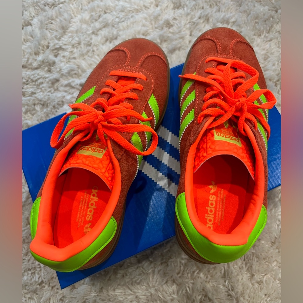 Adidas originals… Gazelle platform sneaker